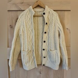 Unbranded hand knit cream wool Cable Knit women’s fisherman cardigan, Medium